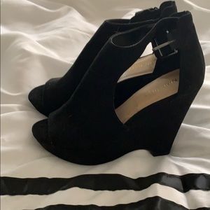 Nine West peep toe wedges
